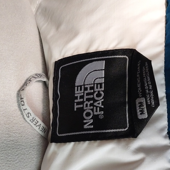 THE NORTH FACE Women's Nuptse 700 Vest White - Picture 10 of 15